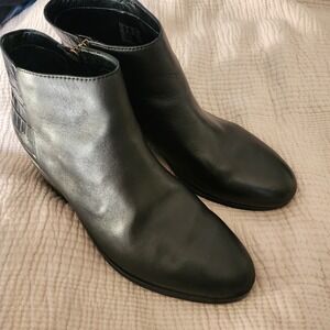 CLARKS Women's Addiy Zora Ankle Bootie Black Leather Alligator Embossed Sz 11 M